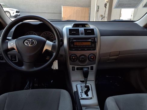 Used 2012 Toyota Corolla LE image 19