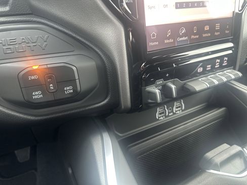 New 2026 RAM 3500 Big Horn AWD/4WD image 32