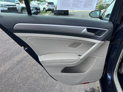 Used 2015 Volkswagen Golf S FWD image 22