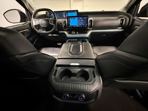 Used 2025 Ford Expedition Max Platinum AWD/4WD image 72
