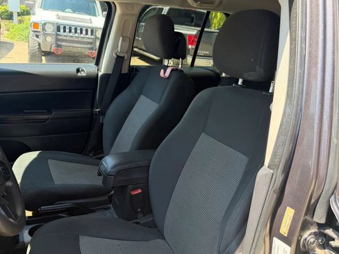 Used 2014 Jeep Patriot Sport w/ Power Value Group FWD image 9