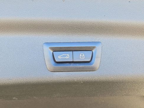 Used 2023 BMW X1 xDrive28i w/ Convenience Package image 16