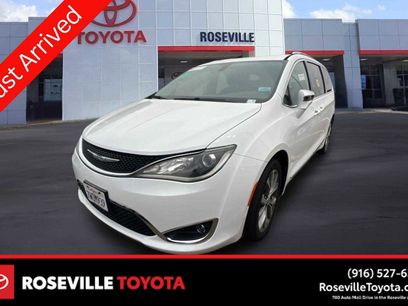Used 2017 Chrysler Pacifica Limited