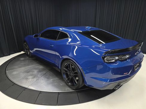 Used 2021 Chevrolet Camaro SS RWD image 10