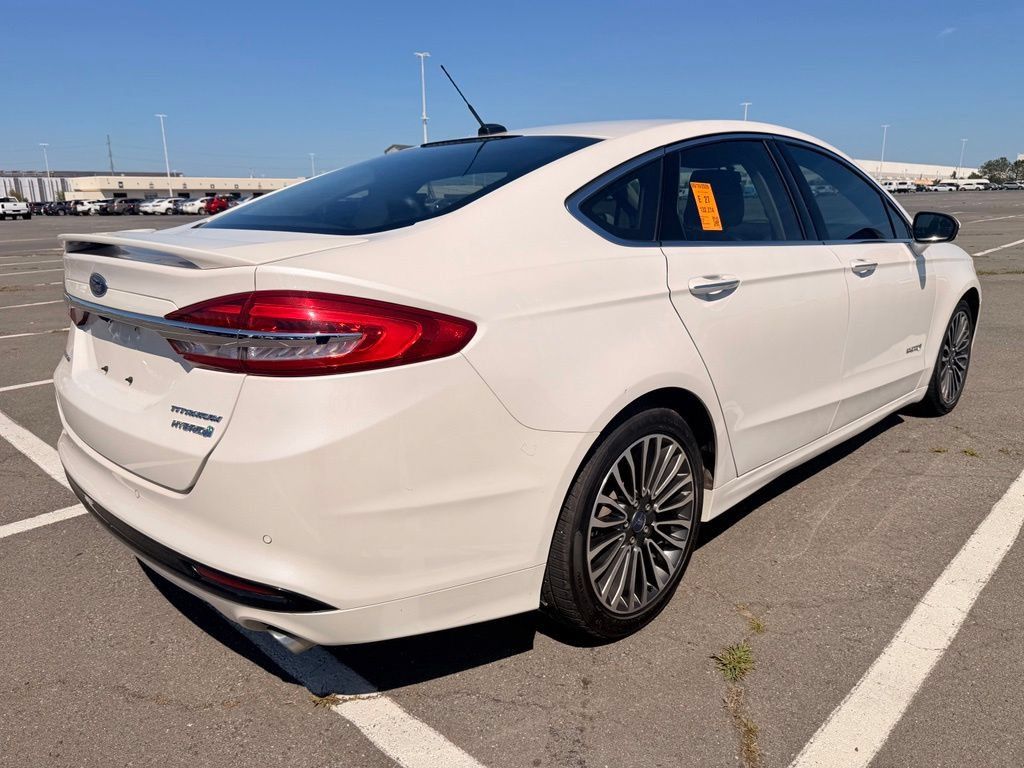 Used 2018 Ford Fusion Titanium FWD image 2