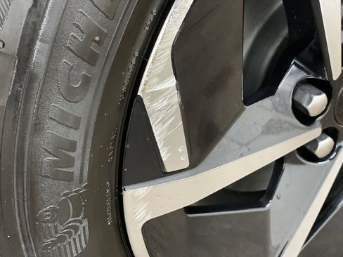 Used 2025 Chevrolet Equinox EV LT w/ Convenience Package image 29