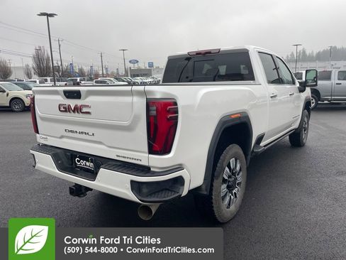 Used 2025 GMC Sierra 3500 Denali image 16
