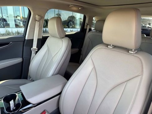 Certified 2021 Lincoln Nautilus Reserve w/ Equipment Group 201A image 15