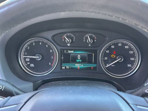 Used 2018 Buick Enclave Essence image 27