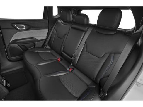 Certified 2026 Jeep Compass Latitude AWD/4WD image 13