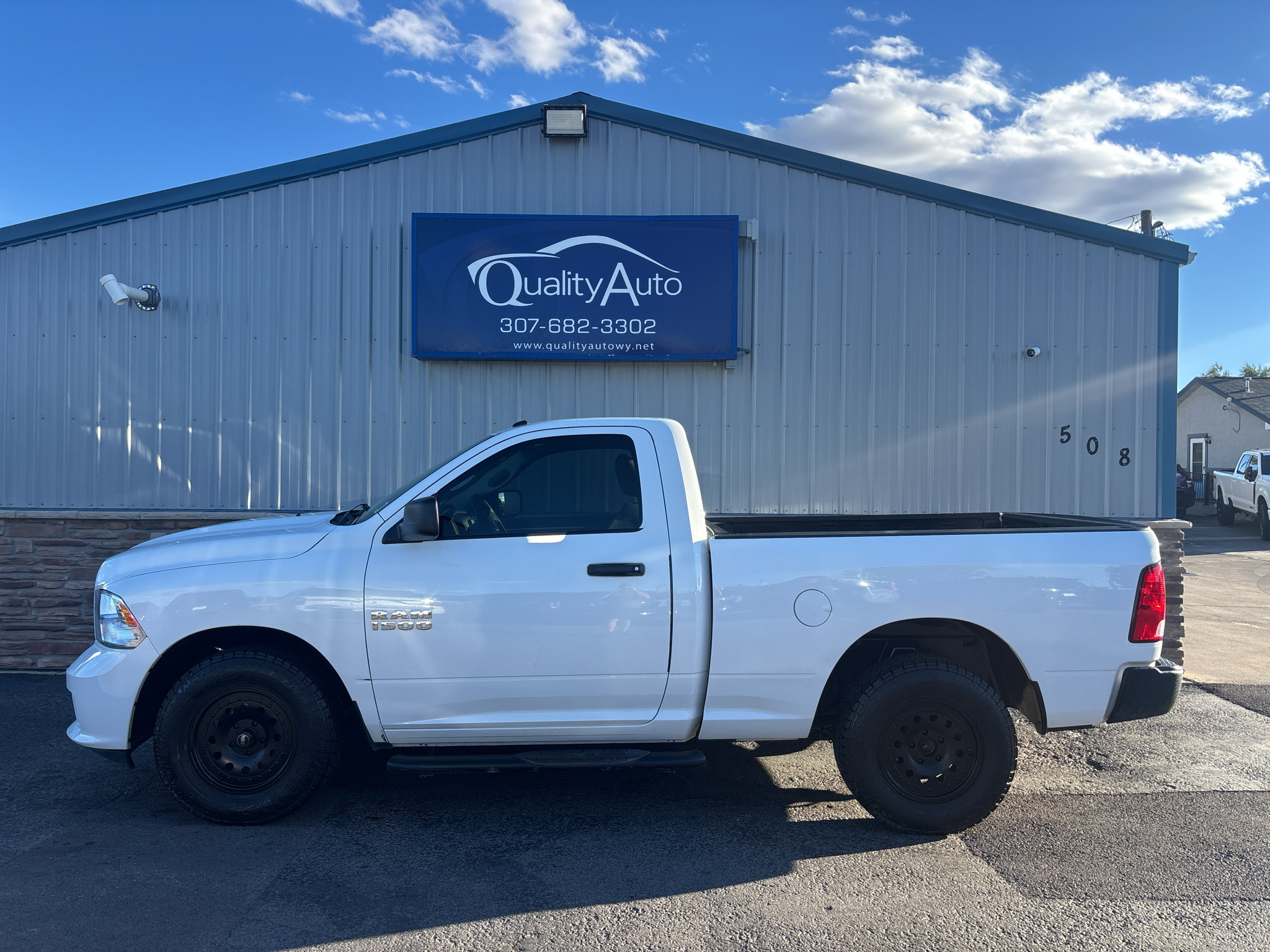 Used 2018 RAM 1500 Express RWD image 1