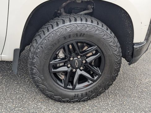 Used 2021 Chevrolet Silverado 1500 LT Trail Boss w/ Convenience Package II AWD/4WD image 7