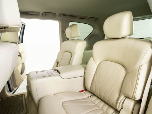 Used 2015 INFINITI QX80 4WD w/ Deluxe Technology Package image 21