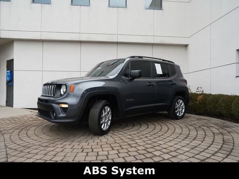 Used 2022 Jeep Renegade Latitude w/ Convenience Group image 17