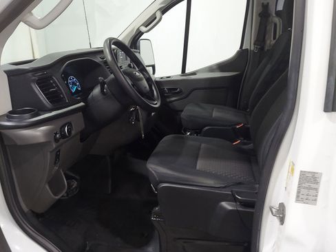 Used 2024 Ford Transit 250 Low Roof AWD w/ Exterior Upgrade Package image 11