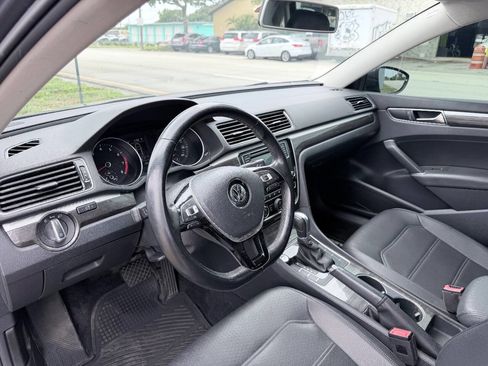 Used 2017 Volkswagen Passat 1.8T SE image 11