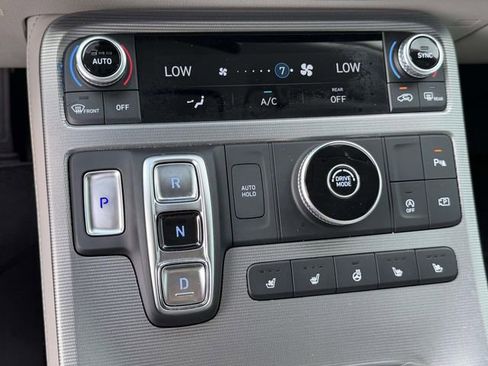 Used 2024 Hyundai Palisade Calligraphy FWD image 30