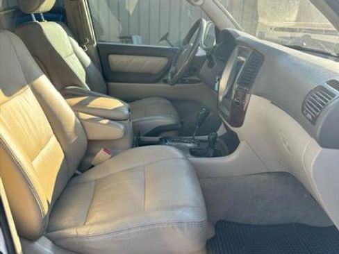 Used 2005 Toyota Land Cruiser Base image 25