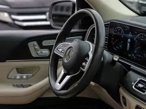 Used 2020 Mercedes-Benz GLS 450 4MATIC image 21