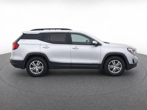 Used 2018 GMC Terrain SLE w/ Driver Convenience Package FWD image 2