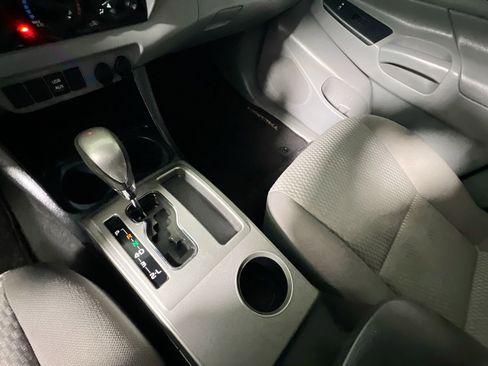 Used 2012 Toyota Tacoma Base image 25