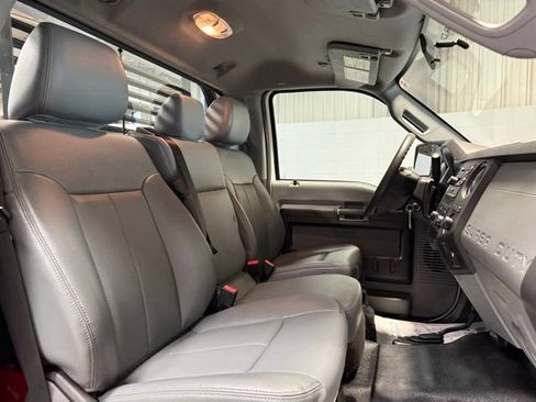 Used 2015 Ford F550 4x4 Regular Cab Super Duty image 17