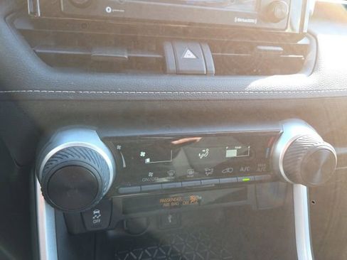 Used 2022 Toyota RAV4 LE image 16