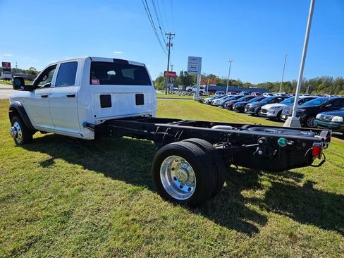 Used 2024 RAM 5500 Tradesman w/ Chrome Appearance Group image 5