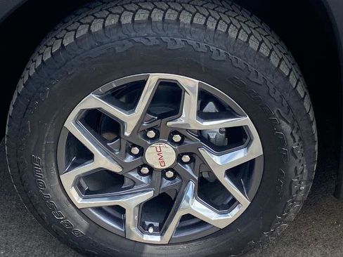 Used 2025 GMC Sierra 1500 SLT w/ SLT Premium Package image 28