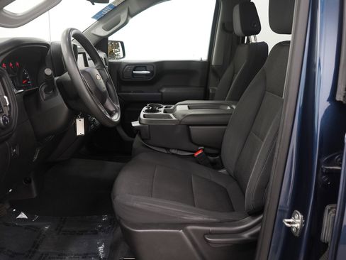 Used 2020 Chevrolet Silverado 1500 Custom w/ Custom Value Package image 21