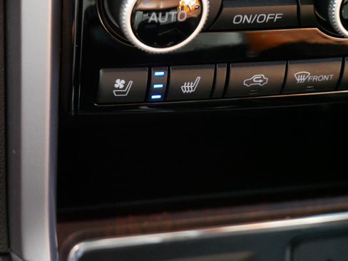 Used 2019 Subaru Ascent Touring w/ Popular Package #2 AWD/4WD image 31