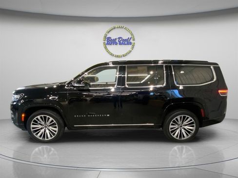 Used 2022 Jeep Grand Wagoneer Series III w/ Flexible Seating Group image 3