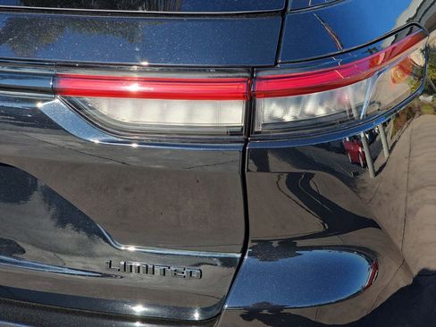 Used 2023 Jeep Grand Cherokee Limited w/ Black Appearance Package image 42