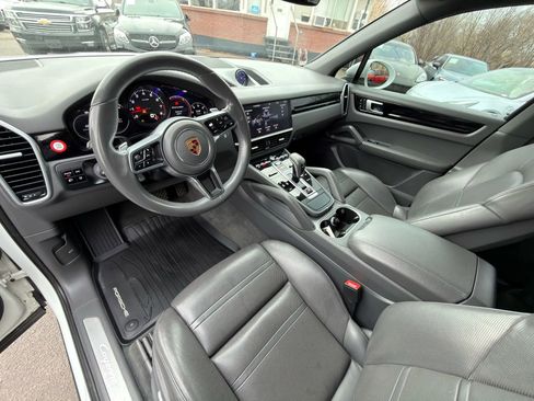 Used 2020 Porsche Cayenne image 35