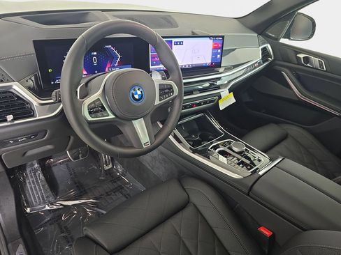 Used 2026 BMW X5 xDrive50e w/ M Sport Package AWD/4WD image 19