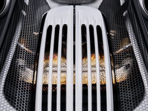 Used 2015 Porsche 918 Spyder w/Weissach Package image 34