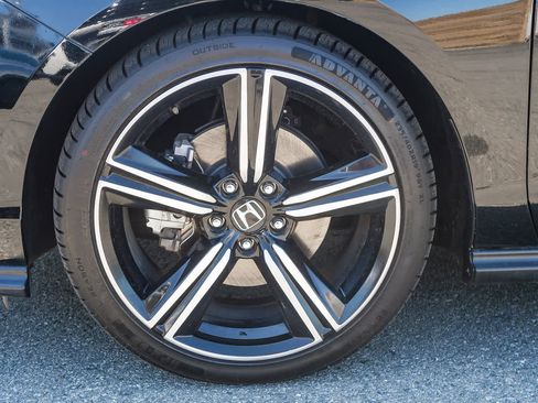 Used 2024 Honda Accord Sport image 9