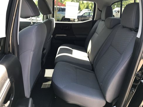Certified 2023 Toyota Tacoma SR5 AWD/4WD image 24
