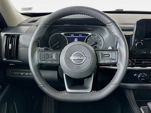 Used 2024 Nissan Pathfinder SL image 17