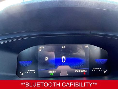 Used 2023 Volkswagen Taos SE w/ Panoramic Sunroof Package FWD image 12