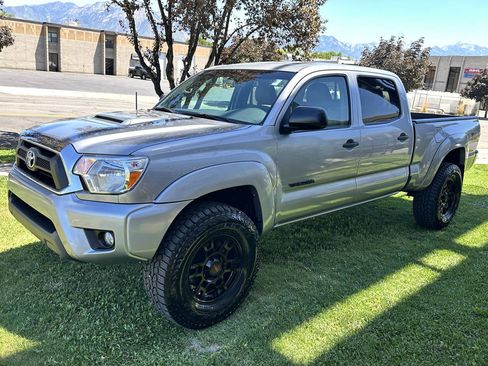 Used 2014 Toyota Tacoma 4x4 Double Cab w/ SR5 Package image 11