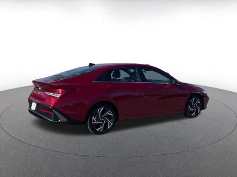 Used 2025 Hyundai Elantra SEL image 15