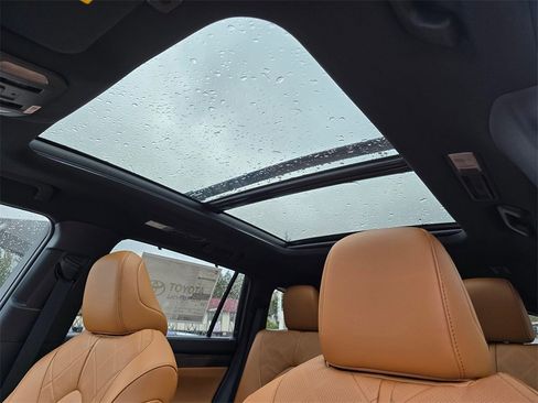New 2026 Toyota Highlander Platinum image 21