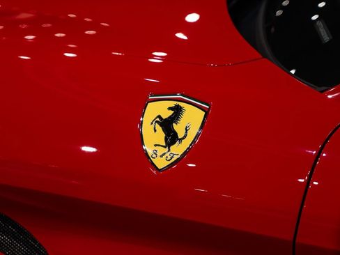 Used 2016 Ferrari California T image 16