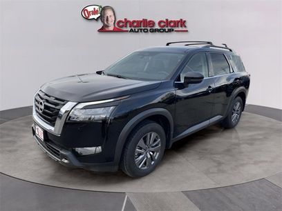 Certified 2025 Nissan Pathfinder SV