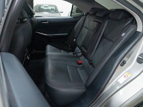 Used 2018 Lexus IS 300 AWD image 17