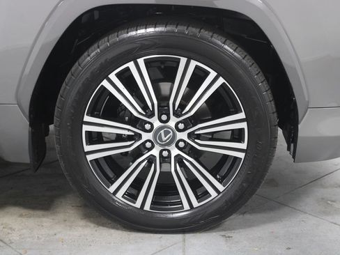Used 2024 Lexus LX 600 4WD w/ Luxury Package image 13