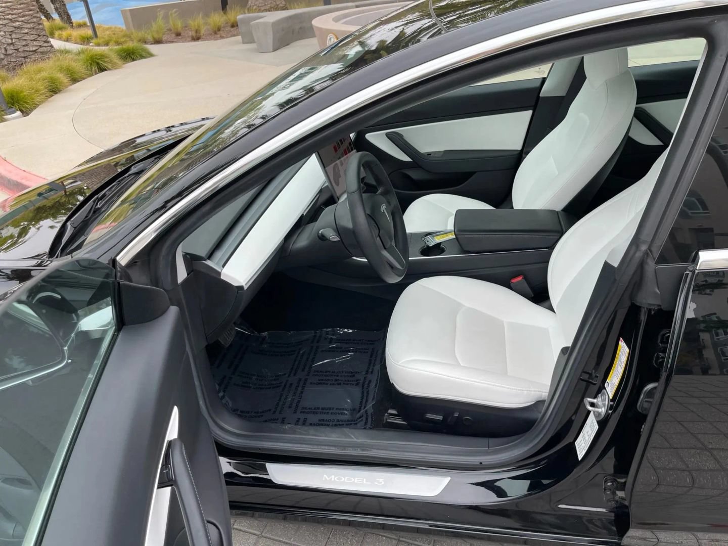 Used 2020 Tesla Model 3 Standard Range RWD image 8