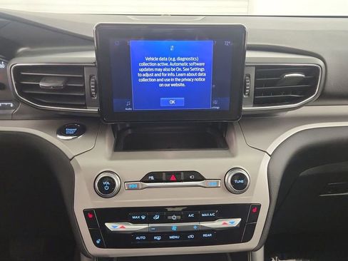 Used 2023 Ford Explorer XLT w/ Equipment Group 202A image 12