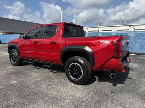Used 2025 Toyota Tacoma TRD Off-Road w/ TRD Off Road Premium Package AWD/4WD image 6